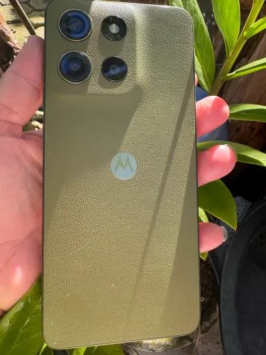 Estou vendo um celular só tem um ano de uso
