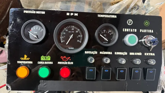 Painel pra barco zero nunca usado medindo 25x40 cm