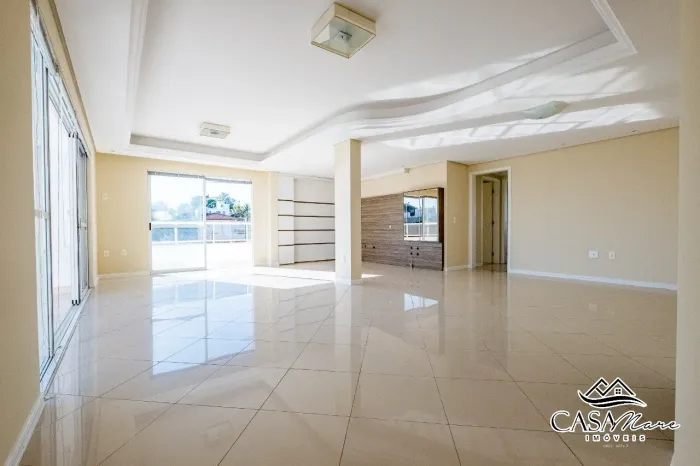Cobertura à Venda no Bairro João Paulo, Florianópolis - Vista Panorâmica e Piscina Privati