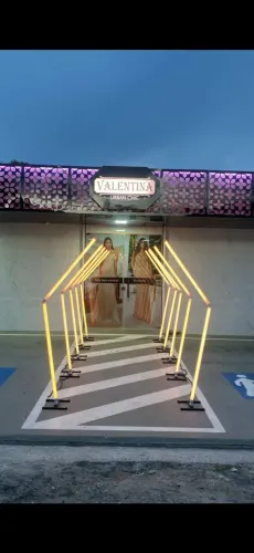 Setas de led pra deixar sua festa mais linda