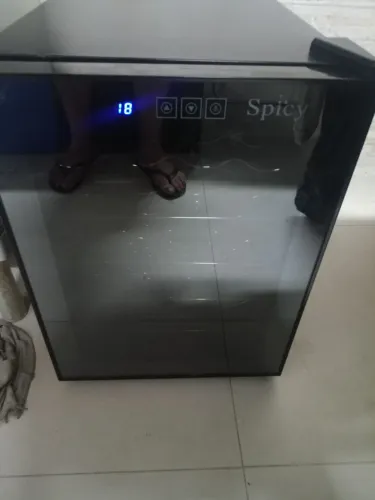Adega spicy 20 garrafas funcionando perfeitamente