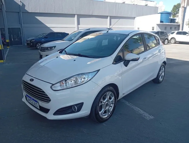 Ford Fiesta 1.6 16V Flex Aut. 5P 2015