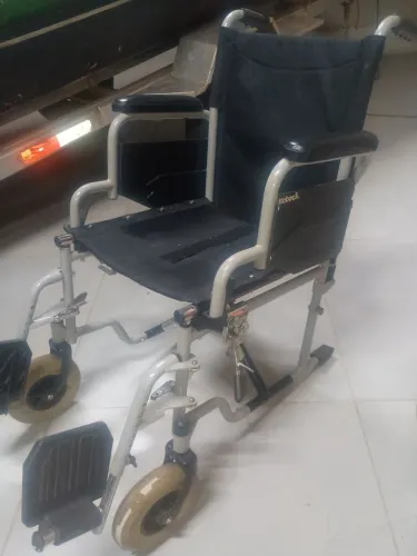 Vendo cadeira de rodas 