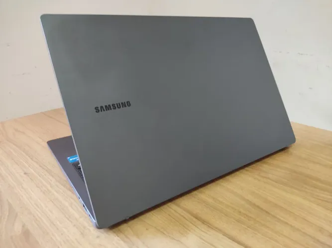 Notebook SAMSUNG CORE I5 12 GERAÇÃO 8GB RAM + SSD 256GB