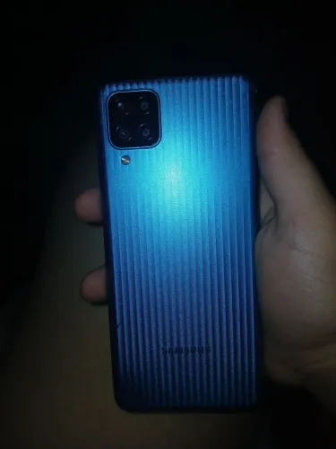 Celular m12
