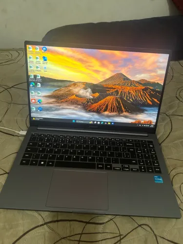Notebook Samsung Galaxy Book4 Core i3 13ª Ger, 8GB RAM, SSD 512GB - Perfeito Estado
