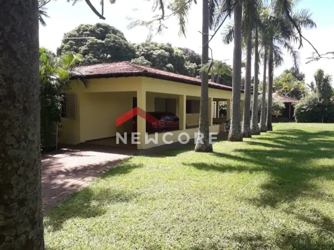 Chácara em Avenida Quarto-de-milha - Jockey Camping - Uberlândia/MG