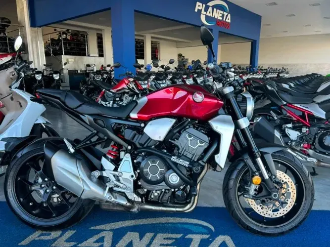 Honda CB 1000 R modelo 2021 com apenas 13.000 km rodados, isso mesmo 13.000 km rodados!