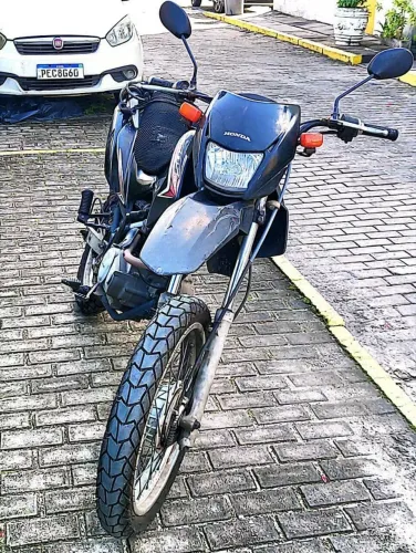 Bros 125 preta