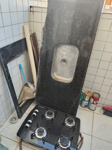 Vendo pia de mármore 1,3 m com pia + Cook top com pedra de mármore de 87 cm
