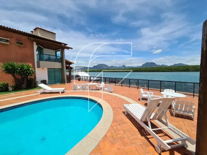 Imóvel para venda possui 150 metros quadrados com 4 quartos em Centro - Guarapari - ES