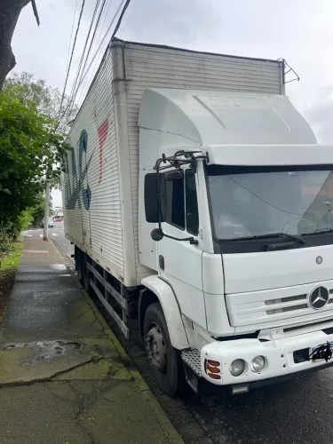 Mercedes benz 1718 ano 2009 truck