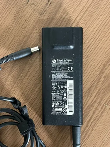 Carregador / Fonte HP Travel Adapter usado