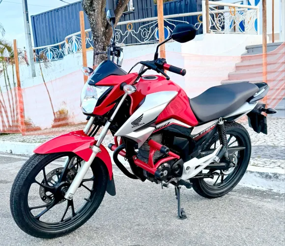TITAN 2022 MOTO EXTREMAMENTE CONSERVADA LEIA O ANÚNCIO