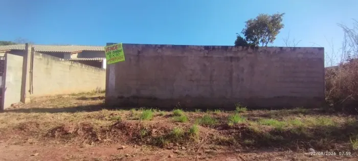 Vende-se um terreno
