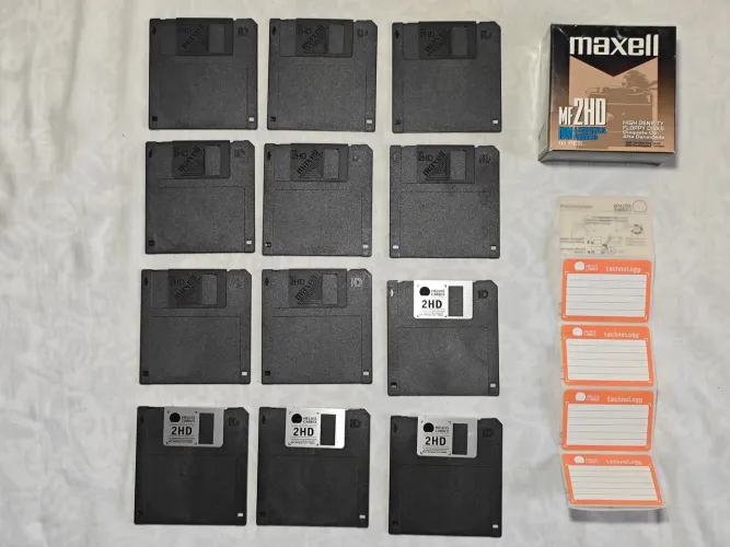 12 Disquetes Maxell e Helios Carbex