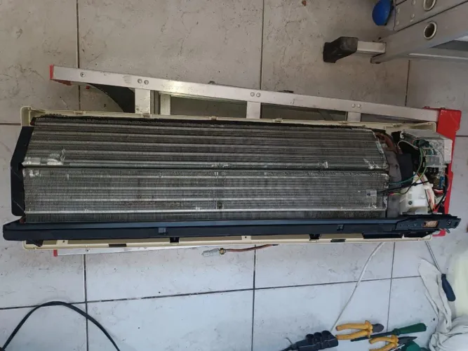 Vendo ar condicionado 12 btus semi novo