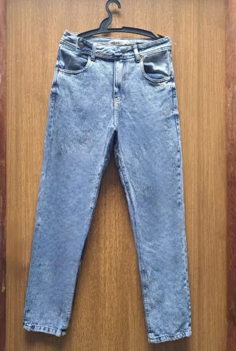 Calça mom dardak 38 jeans claro cem por cento algodão sem elastano cintura média