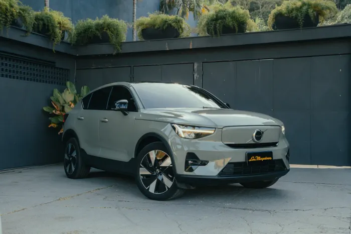 Volvo C40 Recharge Plus (elétrico) 2024