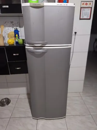 Vendo geladeira Electrolux