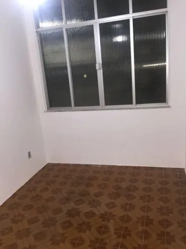 Apartamento em condomínio fechado, 3 quartos, próximo à 4a. Delegacia.