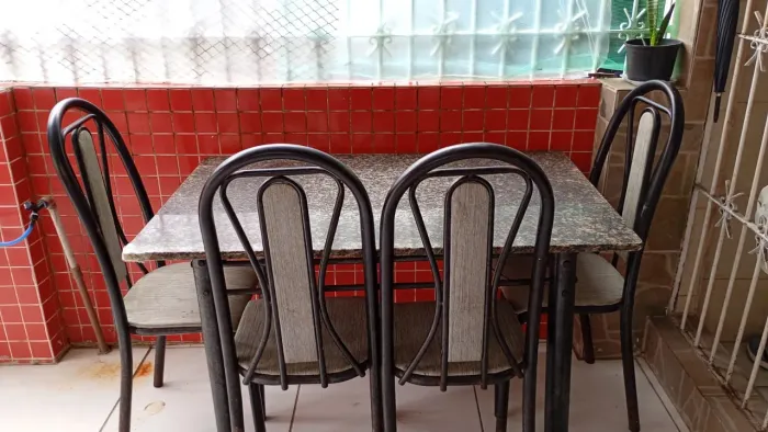 Mesa 4 cadeiras