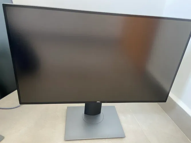 Dell UltraSharp U2520D, monitor profissional de 25?, base ajustável.