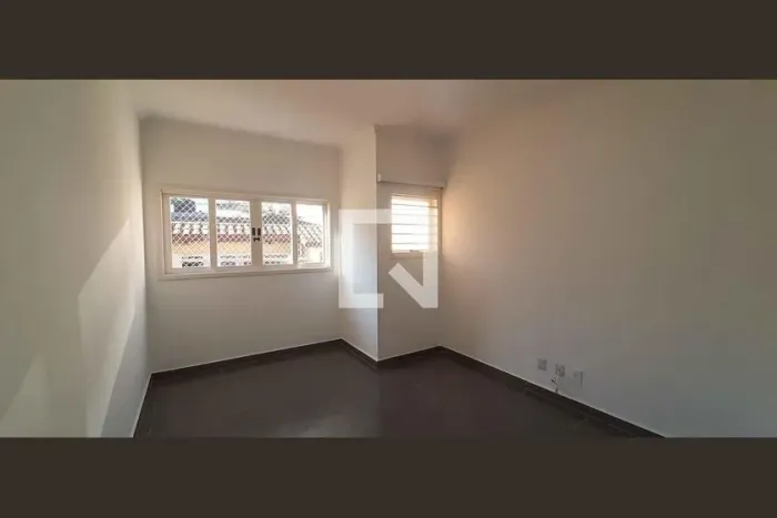 Casa à Venda - Vila Yara, 3 Quartos, 200 m2