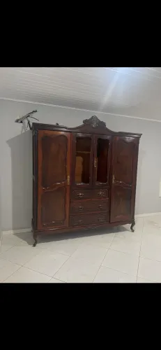 Guarda roupa retro 