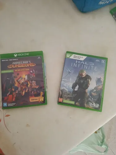 Vendo dois jogos de Xbox one
