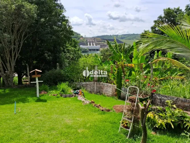 Rancho com 4 suítes disponível para venda na Área Rural de Uberlândia-MG