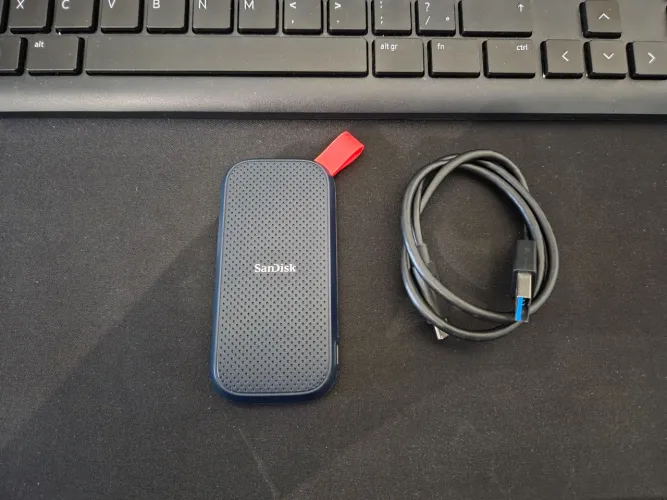 SSD Externo 1TB SanDisk Portátil SDSSDE30-1T00