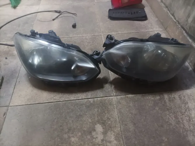Faróis de up 