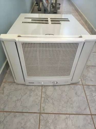 Ar condicionado Consul 10000 BTUs 220V em ótimo estado, retirada no centro de SJRio Preto.