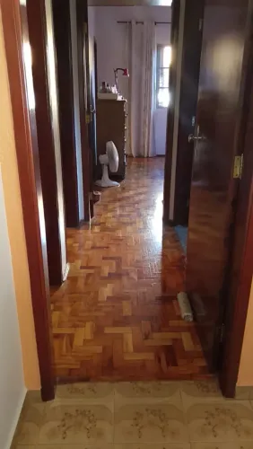 Vende-se uma linda casa