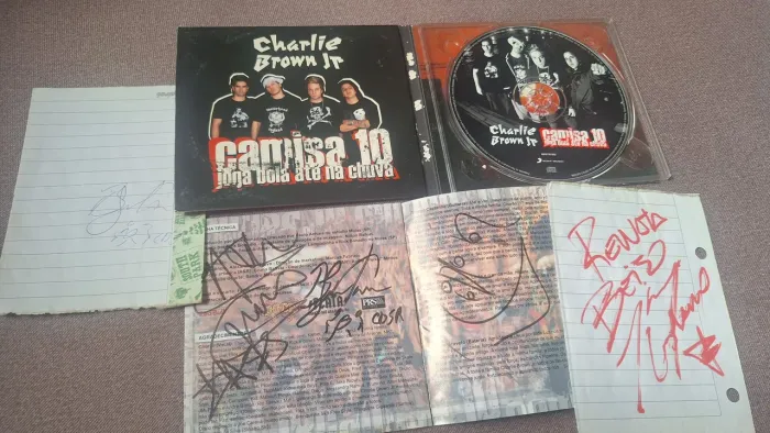 CD Charlie Brown Jr Autografado Chorão e banda