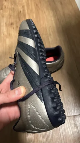 150 reais - Adidas numeração 42 