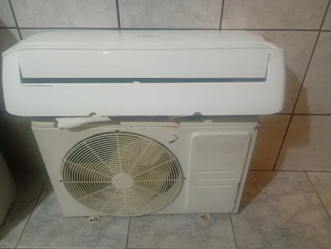 Vendo ar condicionado ELGIN 12.000 BTUs já com a instalação inclusa no valor
