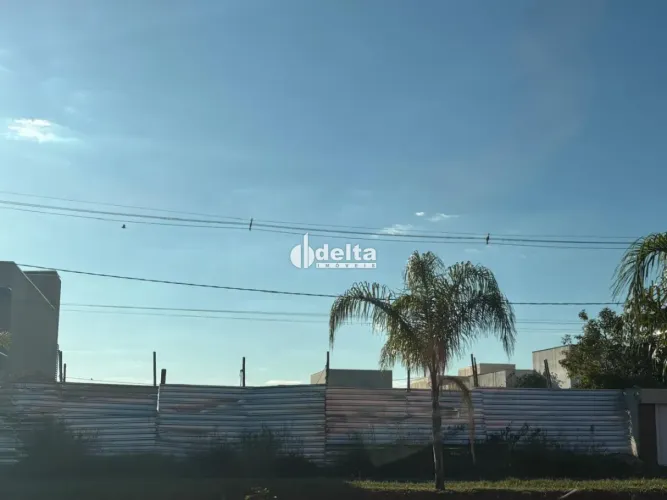 Terreno disponível para venda no bairro Novo Mundo em Uberlândia-MG