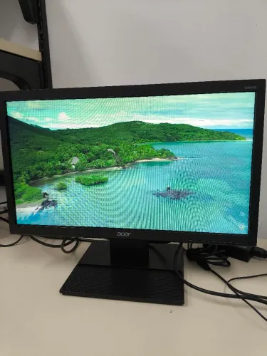 Monitor Acer 19.5" LED (V206HQL) - Com Entrada HDMI e VGA
