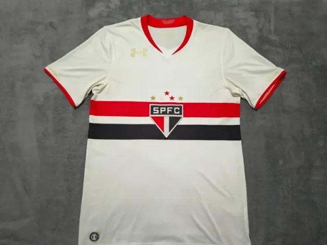 Camisa Oficial São Paulo 2015 Under Armour, tamanho P (48x75cm).