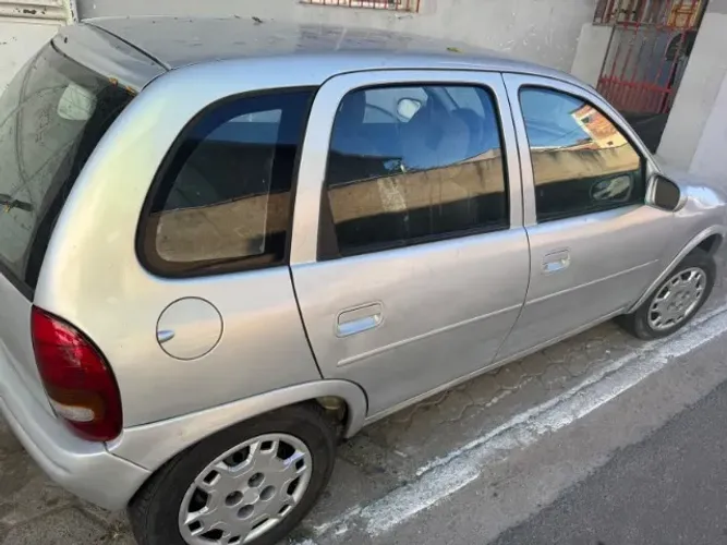 Chevrolet Corsa Super 1.0 MPFI / 2P E 4P 1996