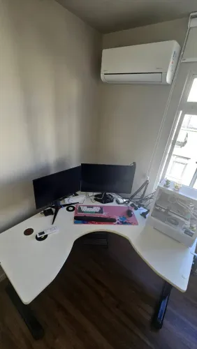 Mesa em L escritório com encaixe ergonômico