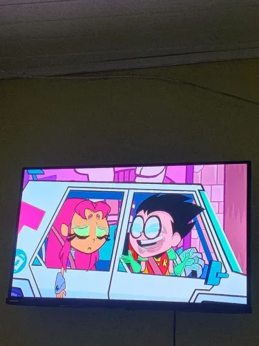 vendo uma teve nova. OBS. ela só tem 7 meses de Uso.