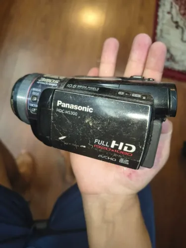 câmera Panasonic HDC-HS300