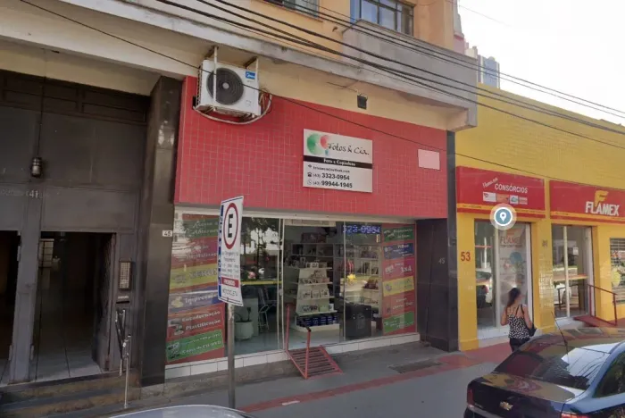 Sala comercial à venda na Rua Quintino Bocaiúva no Centro de Londrina PR