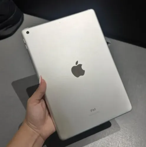 iPad 9th 64gb seminovo