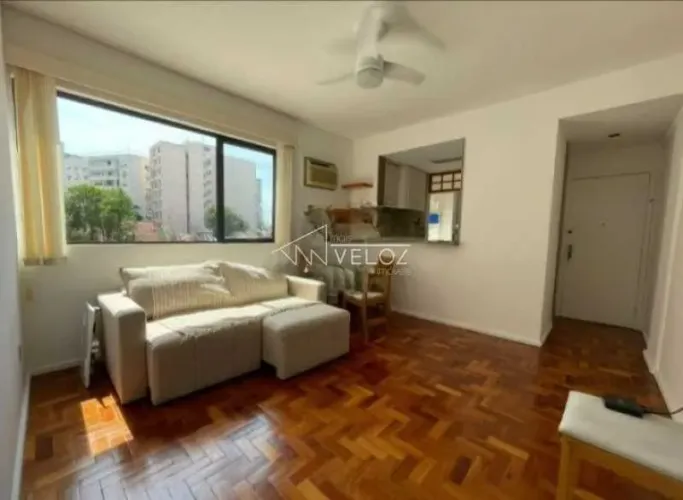 Apartamento : / Residencial / Humaitá