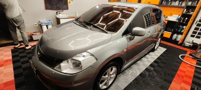 Nissan Tiida SL 1.8/1.8 Flex 16V Mec. 2013