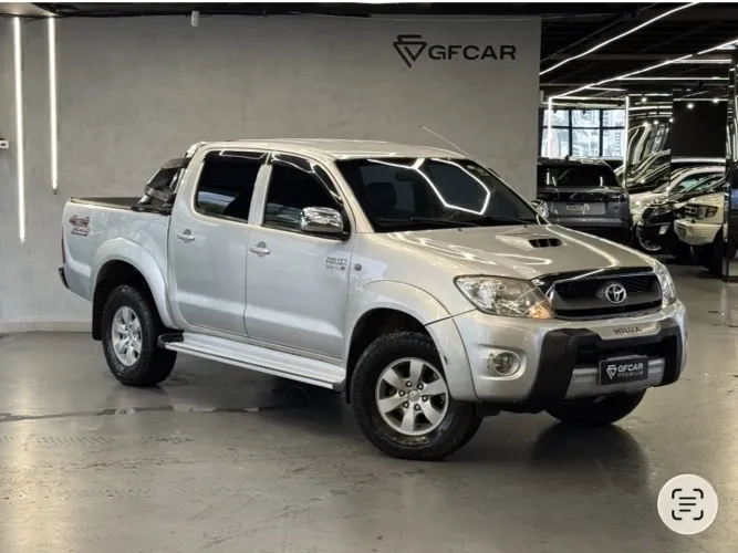 Toyota Hilux CD SRV 4X4 3.0 8V 116cv TB Diesel 2011